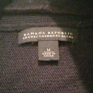 Banana Republic Sweaters - Banana Repulic Cashmere/wool blend Navy sweater Banana Republic Sweaters - Banana Repulic Cashmere/wool blend Navy sweater
